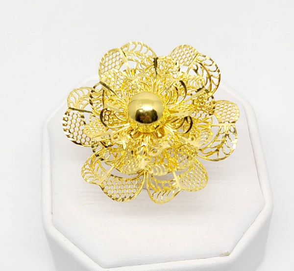 Flower design sale ring in gold