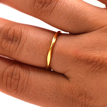 22K Gold Band