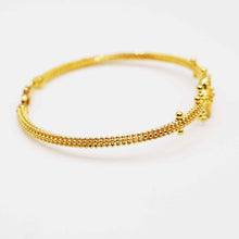 22K Gold Open-Lock Floral Style Bangle