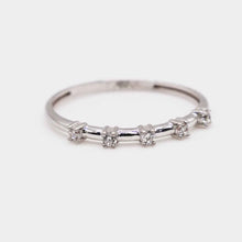21K White Gold Band