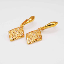 22K Floral Pendant Set