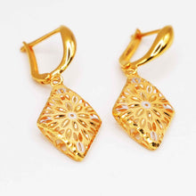 22K Floral Pendant Set