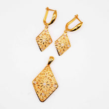 22K Floral Pendant Set