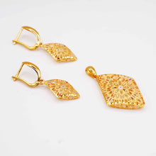 22K Floral Pendant Set