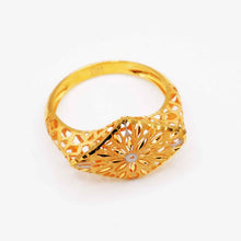 22K Gold Floral Ring