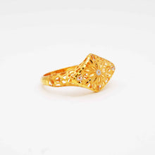 22K Gold Floral Ring