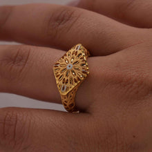 22K Gold Floral Ring