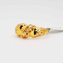 22k Gold Floral Ring