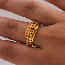 22K Gold Floral Ring