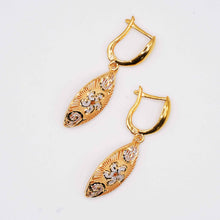 22K Floral Pendant Set