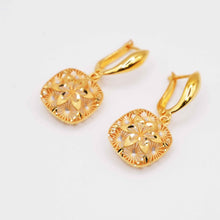22K Floral Pendant Set