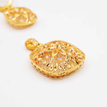 22K Floral Pendant Set