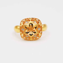22K Gold Floral Ring