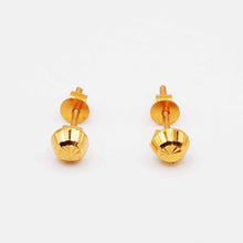 18k Gold Sleek Studs