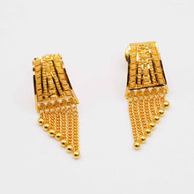 22k Gold Traditional Drop Studs