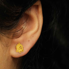 22k Gold Traditional Studs