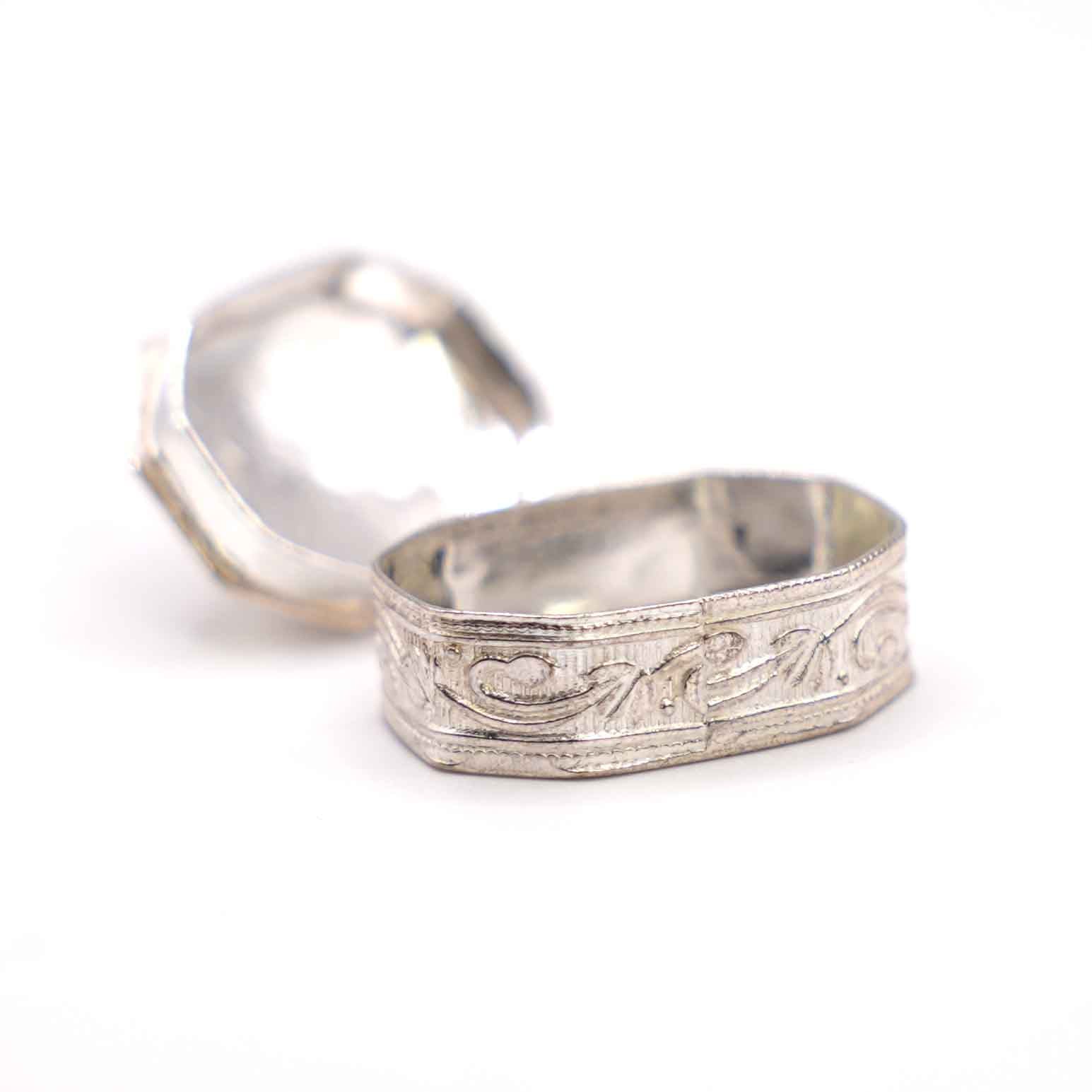 Silver Box (Chandi di Dabbi)