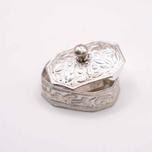 Silver Box (Chandi di Dabbi)