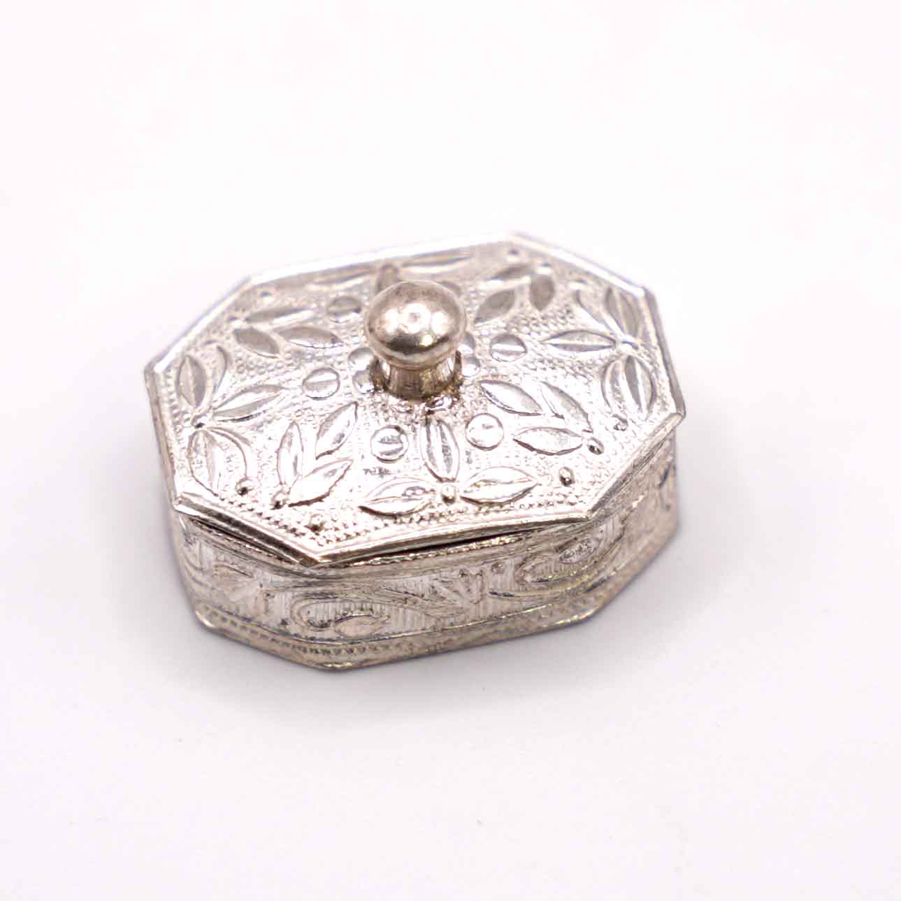 Silver Box (Chandi di Dabbi)