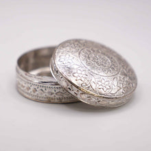 Silver Box (Chandi di Dabbi)