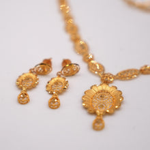 22K Gold Floral Design Set