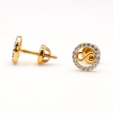 18K Gold Studs