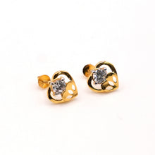 18k Gold Heart Earrings