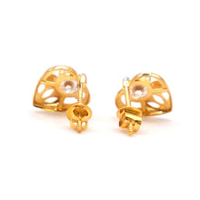 18k Gold Heart Earrings