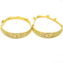 We have any desgin you dream of🤩  Elevate your style with our stunning collection of stacking gold bangles✨  Mix and match for a personalized look that radiates elegance✨  Crafted with precision, each piece is a timeless expression of your unique style  Explore the art of stacking and let your individuality shine with the warmth and luxury of gold❤️‍🔥  come to us for all your jewelry needs✨