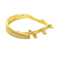 We have any desgin you dream of🤩  Elevate your style with our stunning collection of stacking gold bangles✨  Mix and match for a personalized look that radiates elegance✨  Crafted with precision, each piece is a timeless expression of your unique style  Explore the art of stacking and let your individuality shine with the warmth and luxury of gold❤️‍🔥  come to us for all your jewelry needs✨