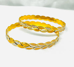 22K Gold Bangle