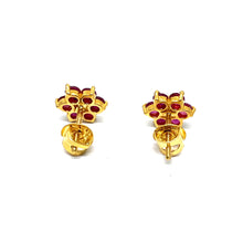 22k Floral Pattern with Ruby Studs/Earrings